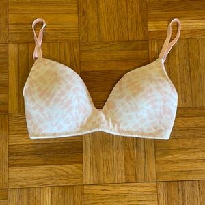 Jessica Simpson Pink and White Wireless Molded Bra Size 34C